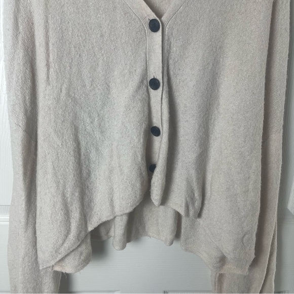 American Eagle Outfitters Cream V-Neck Cardigan - Picture 3 of 5